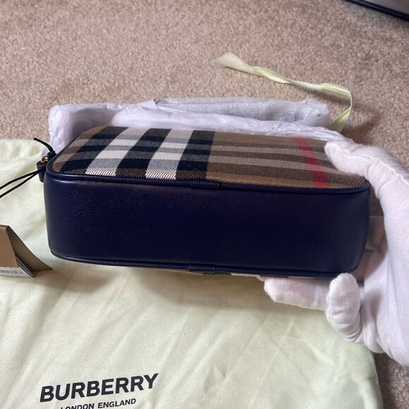 BNWT - BURBERRY SMALL PLAID CHECKERED LEATHER CAMERA CROSSBODY BAG - Picture 4 of 8